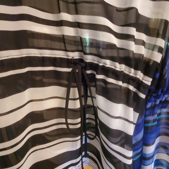 Ladies blouse - Picture 3 of 5